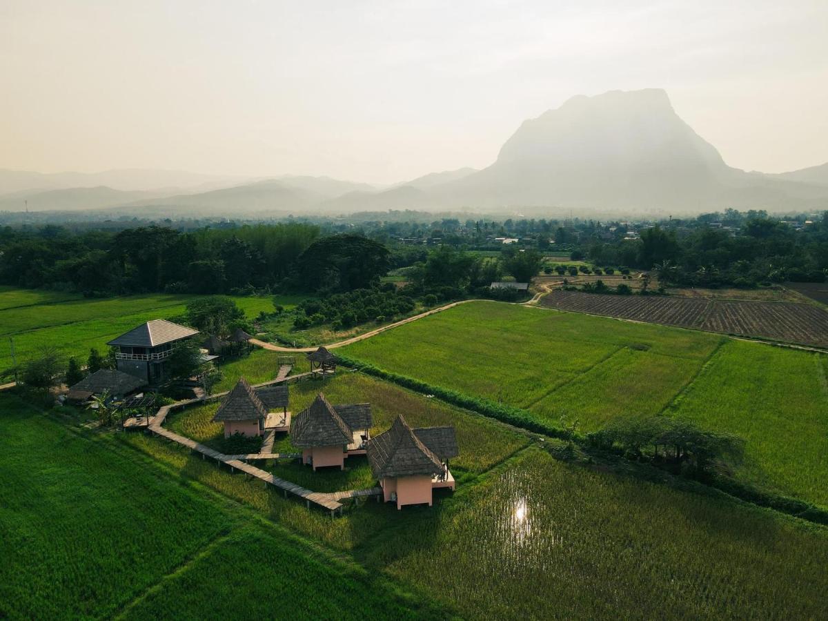 Baan Porhdoi Goidao Villa Chiang Dao Exteriör bild
